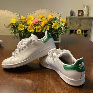 Adidas Stan Smith Low Top Sneakers 👟🤍💚